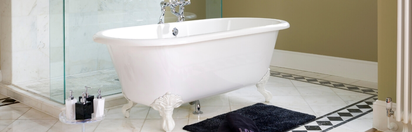 Cheshire Freestanding bath banner