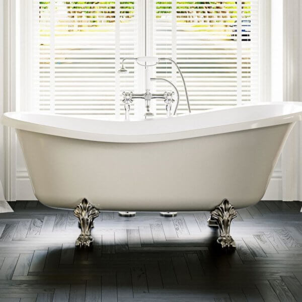 Windsor Bathtub in bathroom setting