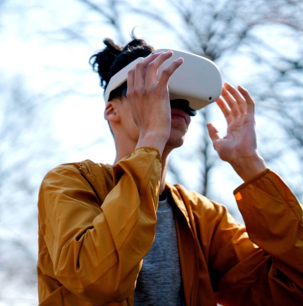 person visualising a 4D virtual reality Bathroom Design